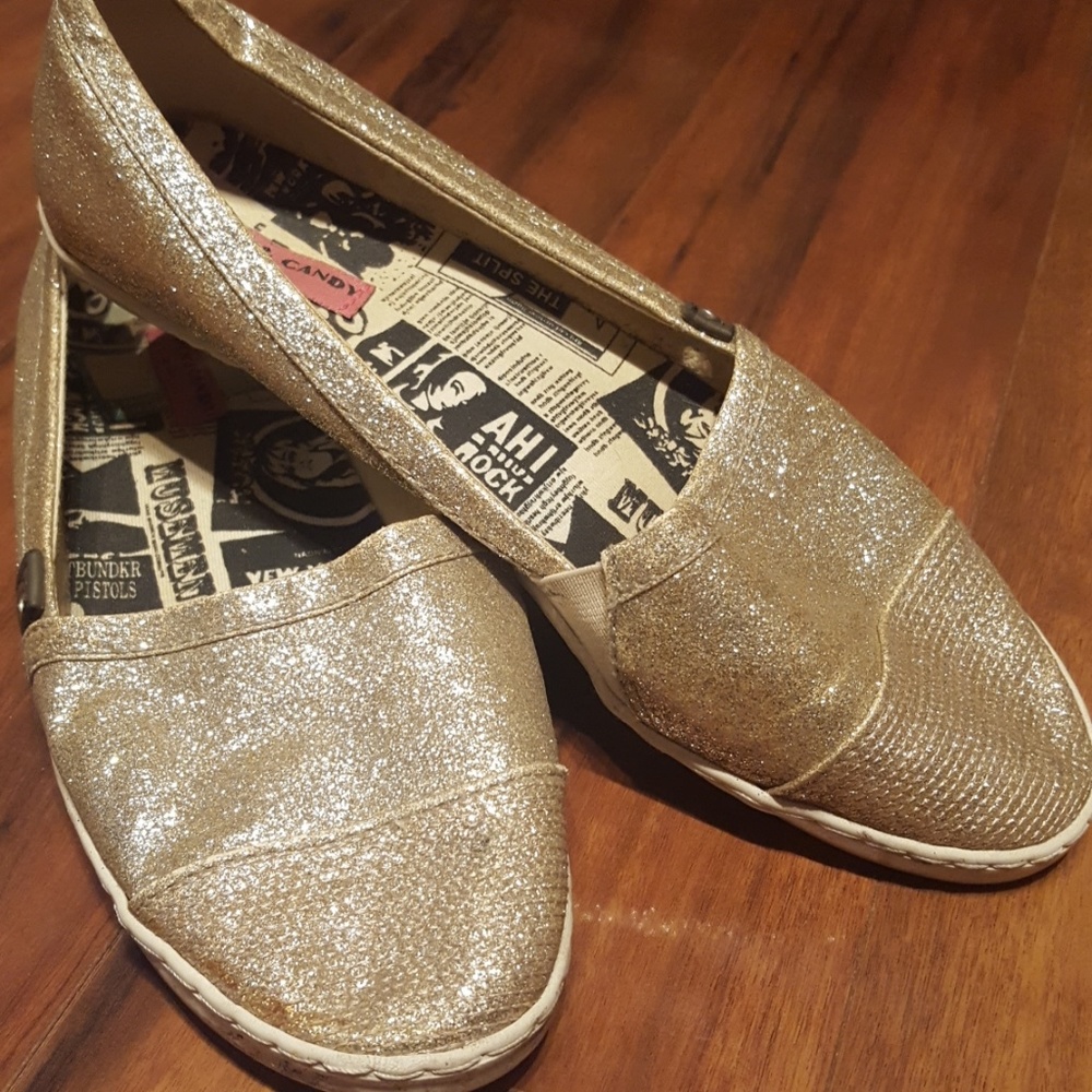 Gold sparkle flats